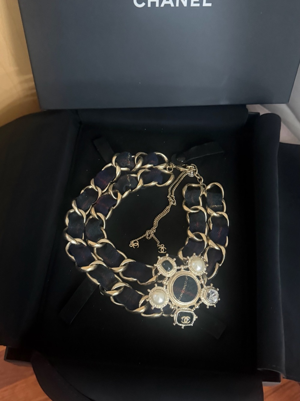 CHANEL RUNWAY INTERWOVEN TARTAN DOUBLE STRAND PENDANT CHOKER